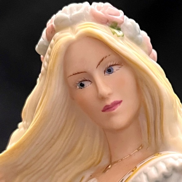 Lenox The Legendary Princesses Rapunzel Tangled Hair Fine Porcelain Demure Gift - Picture 10 of 17